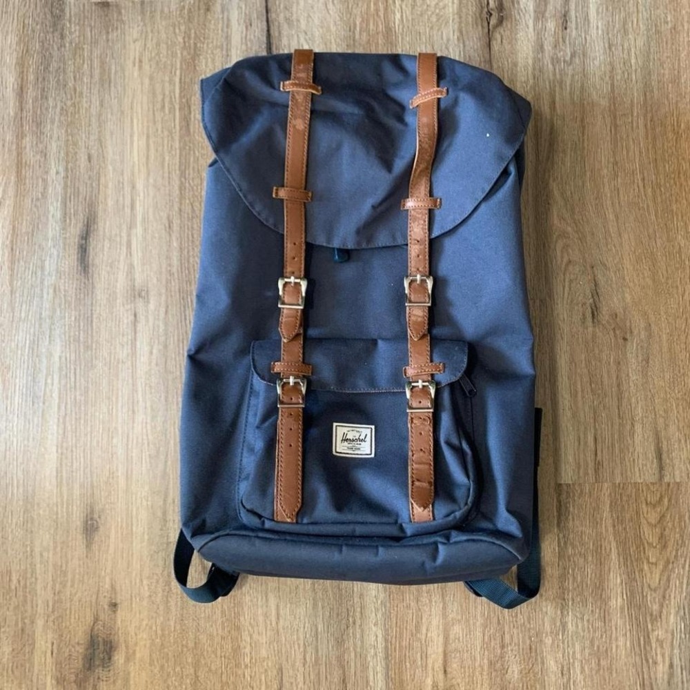 Herschel Supply Co Backpack. 17L Padded Little America, Holds 13" Laptop